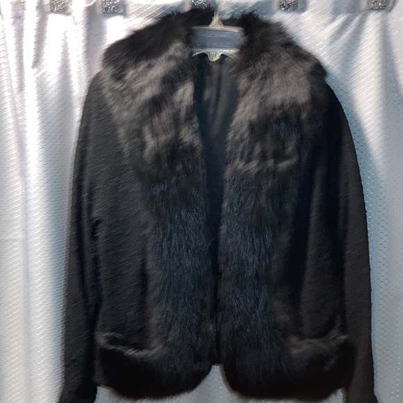 Woman’s Jacket with fox fur collar lapel and pockets - Picture 3 of 4